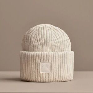 Varley Cresta Beanie in Egret